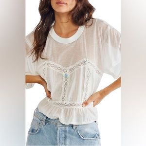 FREE PEOPLE Fall In Love Tee Size Small 🩵 NWT